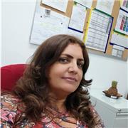 Adultos y jóvenes interesados en tecnologías y aplicaciones